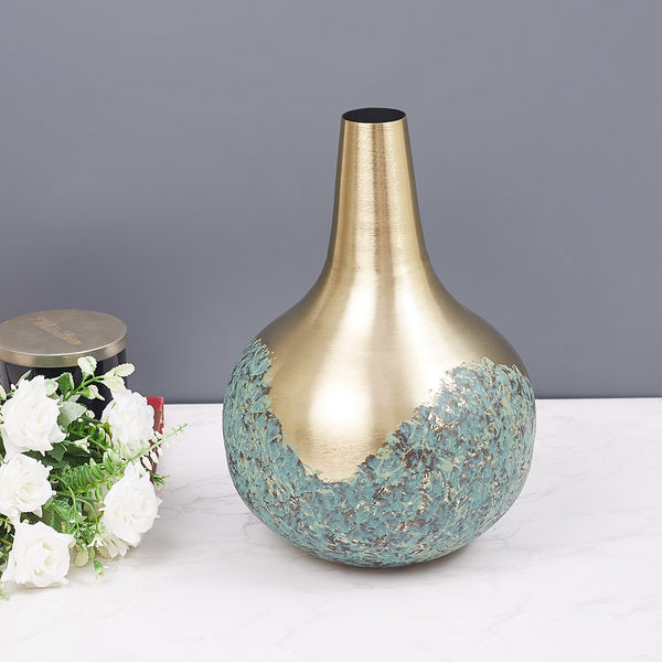 Round patina vase